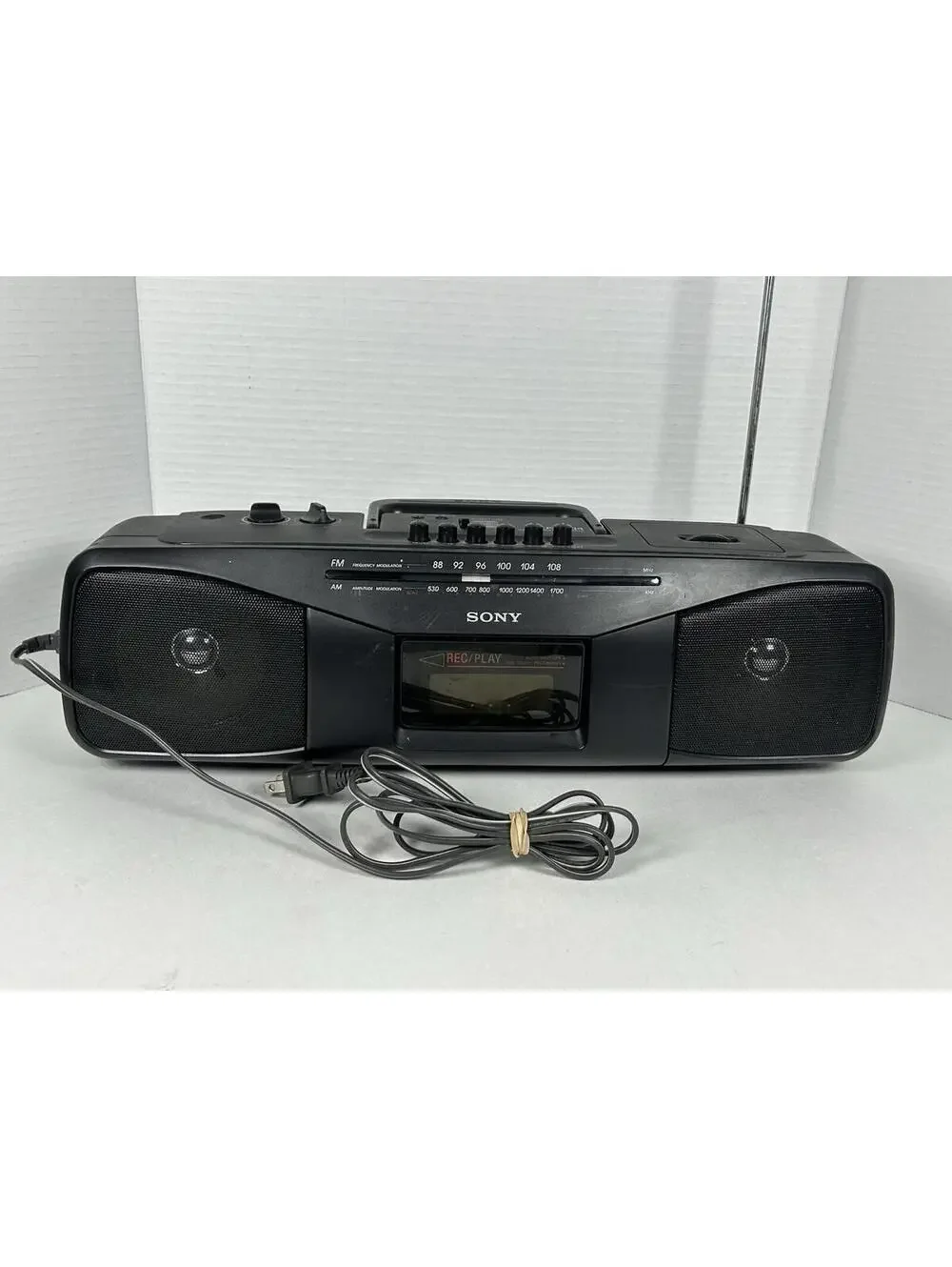 Sony CFS-204 AM FM Radio Cassette Player Boombox Radio Works - Cassette Does Not